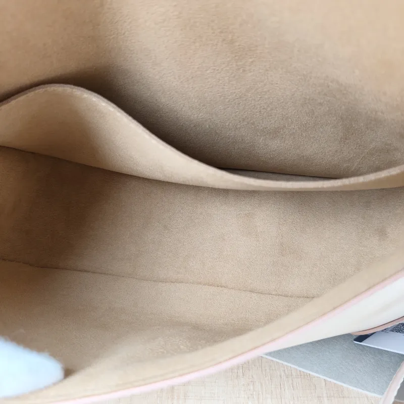 Louis Vuitton Shoulder Bag BUCI Beige Epi Embossed Calfskin One Size 24.5 × 9 × 15.5 cm — detail view 8 of 12