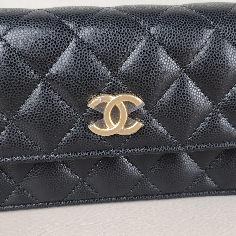 Chanel Crossbody Bag Black Grained Calfskin 17 × 4 × 9 cm — detail view 10 of 11