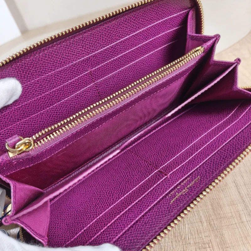 FERRAGAMO Wallet Wallet Calfskin One Size19 × 2 × 10.5 cm — detail view 11 of 11