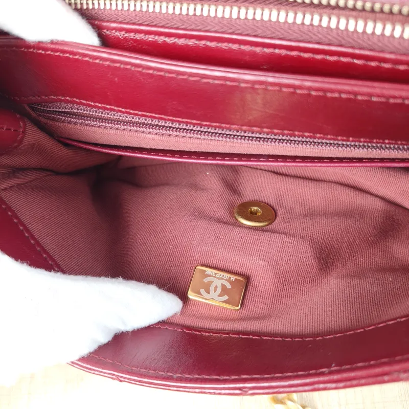 Chanel Crossbody Bag Burgundy Lambskin One Size 22 × 8 × 14 cm — detail view 8 of 12