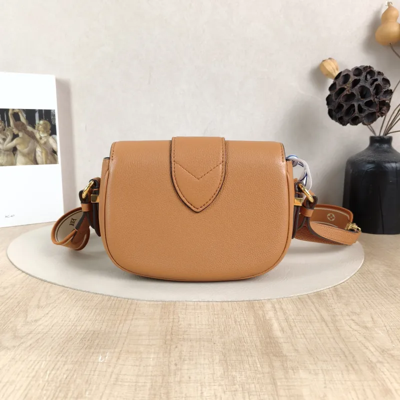 Louis Vuitton Crossbody Bag Pont 9 Soft Messenger Bag Calfskin Small 21 × 6.5 × 15 cm — cover view 2 of 5