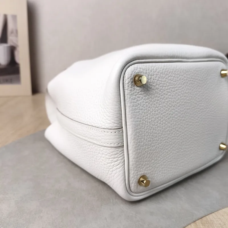 Hermès Top Handle Bag Picotin Lock 18 18 M4 Taurillon Clemence TC Calfskin Small 18 × 13 × 18 cm W — detail view 2 of 11