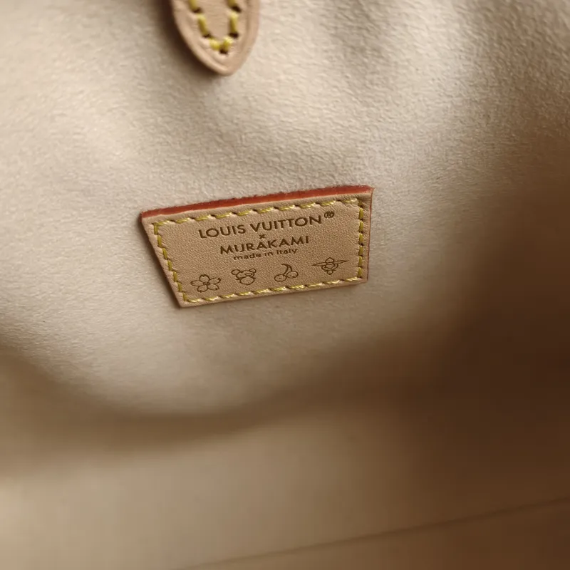 Louis Vuitton Shoulder Bag Onthego Multicolore PVC Small 25 × 11.5 × 19 cm — detail view 8 of 12