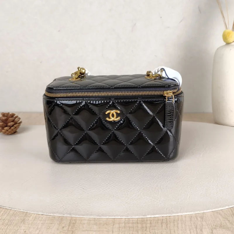 Chanel Crossbody Bag Edition Black Patent Leather One Size16 × 8 × 9.5 cm