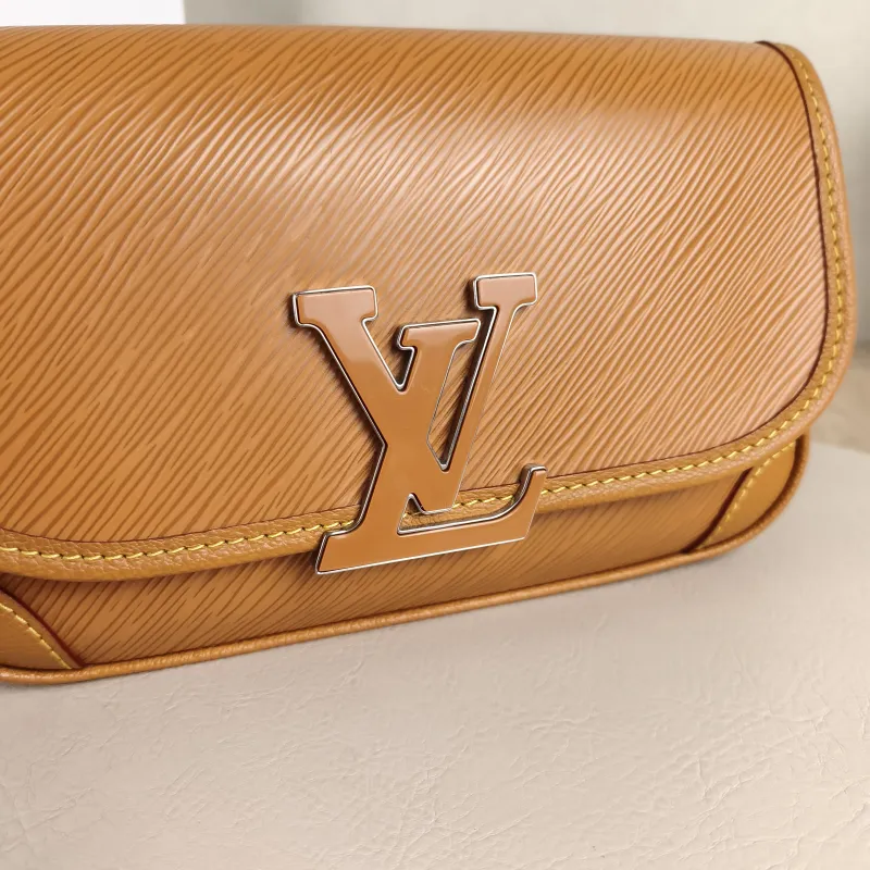 Louis Vuitton Shoulder Bag BUCI Epi Embossed Calfskin One Size24.5 × 9 × 15.5 cm — detail view 2 of 10