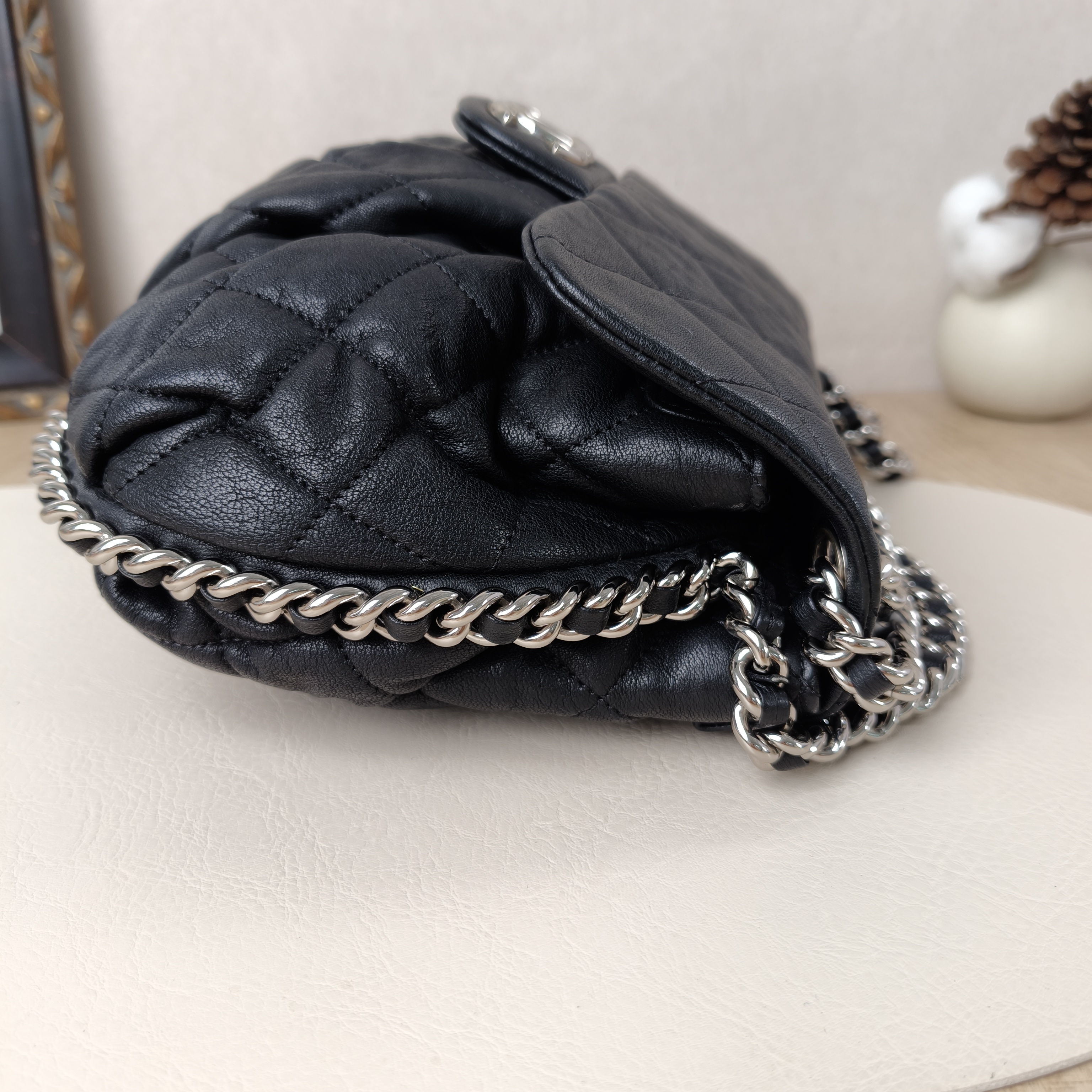 Chanel Shoulder Bag Black Calfskin One Size30 × 4 × 24 cm — cover view 3 of 11