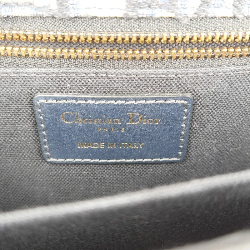 DIOR Crossbody Bag30Montaigne 30 Edition Canvas Medium24 × 8 × 17 cm — detail view 4 of 11