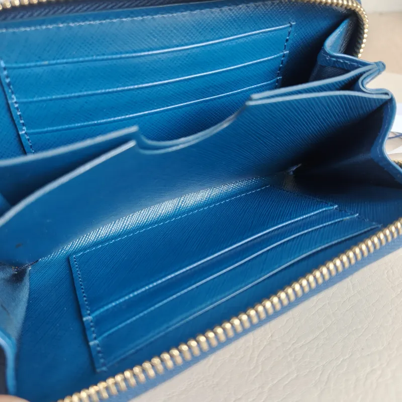 FERRAGAMO Wallet Wallet Blue Calfskin One Size15 × 2 × 9 cm — detail view 5 of 7