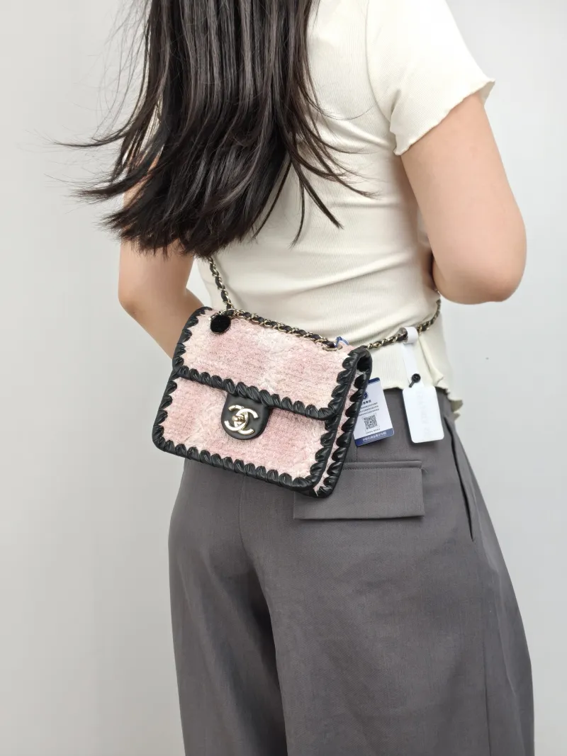 Chanel Crossbody Bag 22c Woven Pink One Size 19 × 5 × 15 cm — on-model view 2 of 3