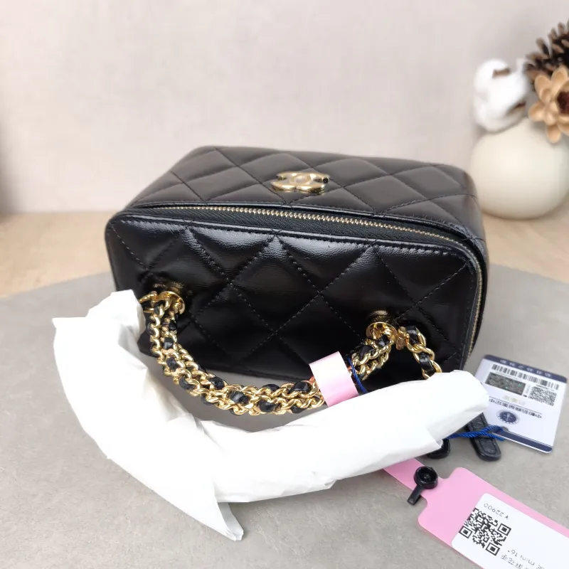 Chanel Crossbody Bag Black Waxed Leather Mini 16 × 8 × 9.5 cm — detail view 3 of 12