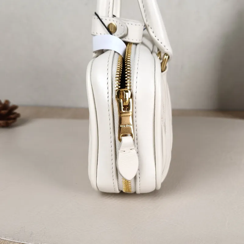 Miumiu Top Handle Bag Arcadie MatelasséCollection Edition White Lambskin mini19 × 5 × 10 cm — detail view 12 of 13