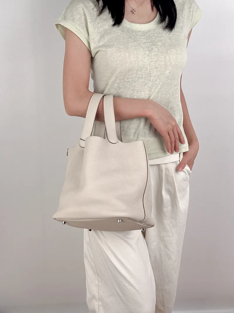 Hermès Top Handle Bag Picotin Lock 22 2210 TC Calfskin Medium22 × 17 × 21 cm — on-model view 2 of 2
