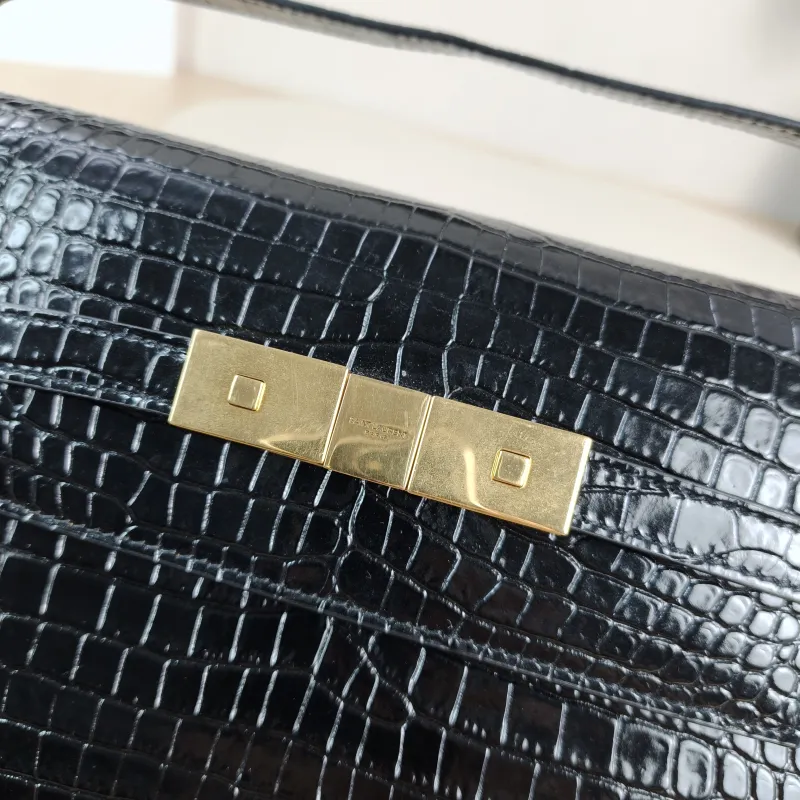 SAINT LAURENT Shoulder Bag MANHATTAN Black Calfskin Small 24 × 17.5 × 6 cm — detail view 3 of 11