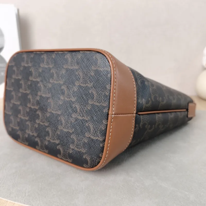 CELINE Crossbody Bag Triomphe Bucket Bag Monogram PVC Small22 × 13 × 26 cm — detail view 5 of 11