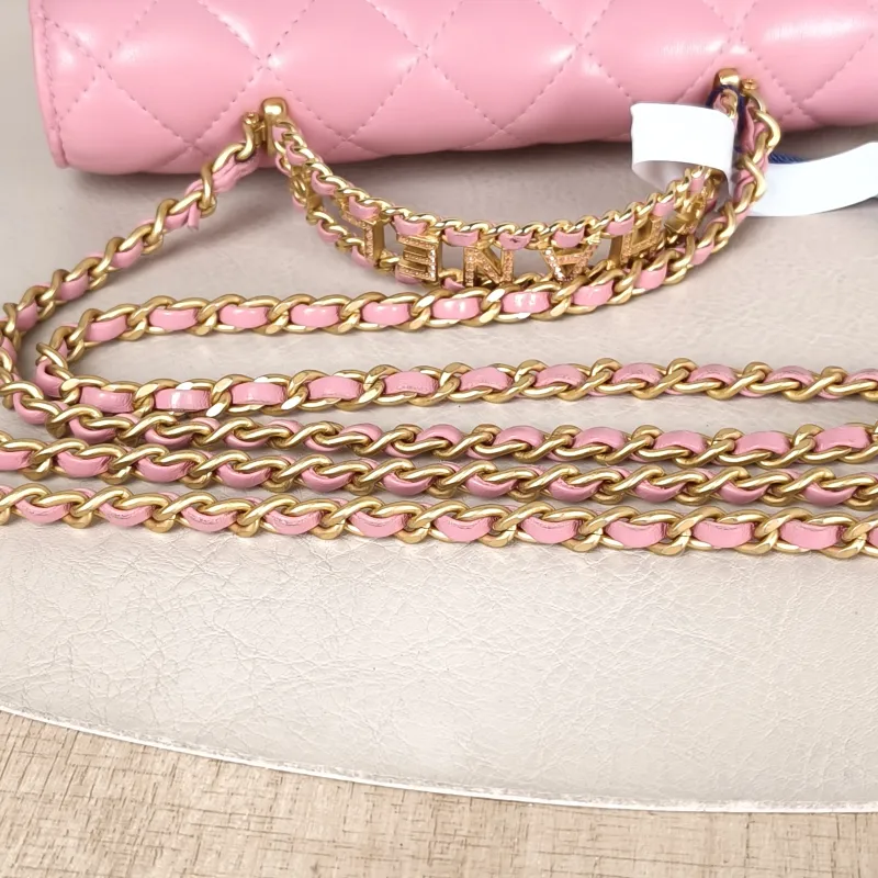Chanel Crossbody Bag Pink Lambskin 18.5 × 5 × 12 cm — detail view 8 of 13