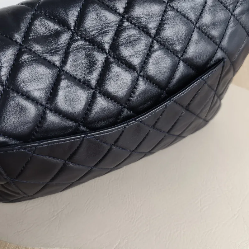 Chanel Crossbody Bag cf Crossbody Bag Navy Lambskin One Size 28 × 6 × 19 cm 18 — detail view 9 of 14