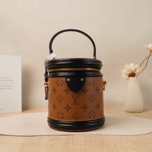 Louis Vuitton Small Monogrampvc Microchip Edition · Shoulder Strap Dust Bag · 15 × 15 × 17 cm