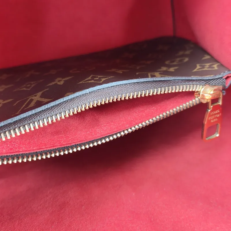 Louis Vuitton Shoulder Bag NÉONOÉ Bucket Bag PVC Medium 26 × 17.5 × 26 cm — detail view 9 of 9