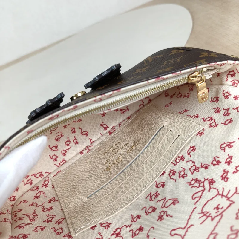Louis Vuitton Crossbody Bag IVY Monogram PVC Small 23.5 × 4.3 × 12 cm — detail view 13 of 13