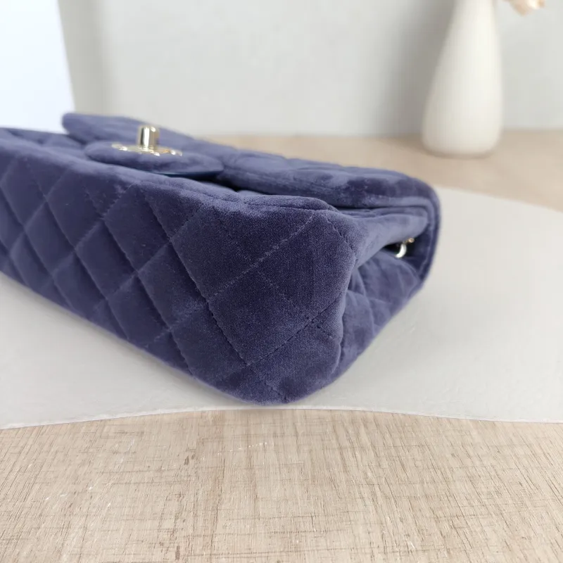 Chanel Crossbody Bag Classic Flap Large Mini CF Mini Blue Velvet mini 20 × 6 × 12 cm — detail view 4 of 13