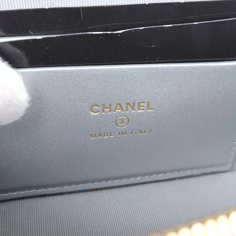 Chanel Crossbody Baglp Box Bag Top Handle Crossbody Bag Silver Grained Calfskin One Size19.5 × 5 × 17 cm — detail view 6 of 14