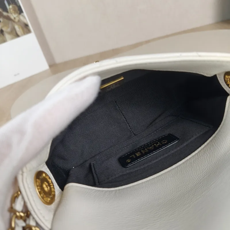 Chanel Crossbody Bag Classic Flap Mini CF Mini White Grained Calfskin Mini 17 × 6 × 12.5 cm — detail view 3 of 12