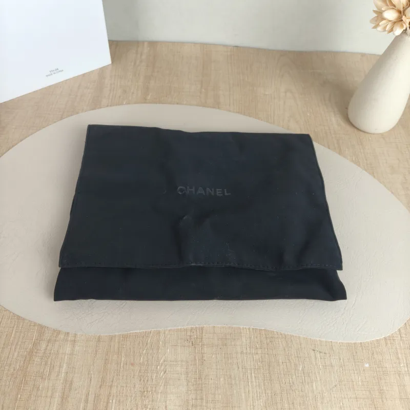 Chanel Crossbody Bag lp Box Bag Top Handle Crossbody Bag Black Calfskin 19.5 × 5 × 12 cm — detail view 8 of 12