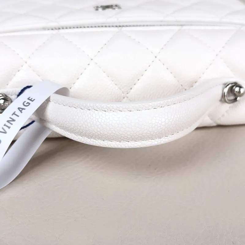 Chanel Crossbody Bag26s lp Box Bag Top Handle Crossbody Bag White Calfskin One Size 19.5 × 5 × 17 cm — detail view 4 of 15