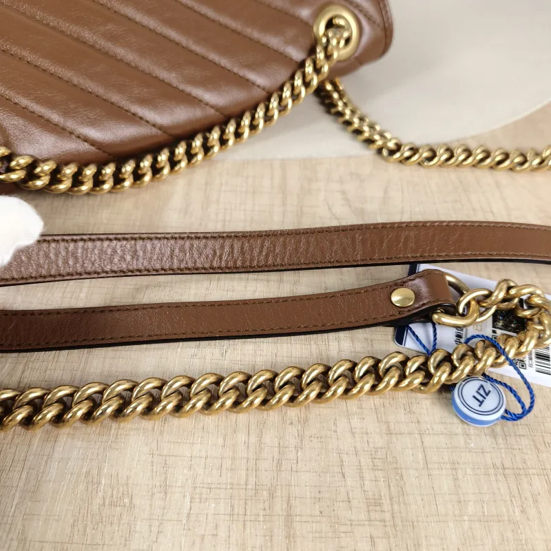 GUCCI Crossbody Bag GG Marmont Medium Marmont 26 Caramel Calfskin 26 × 7 × 15 cm — detail view 4 of 11