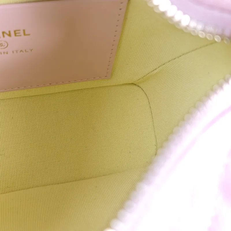 Chanel Crossbody Bag Gold-Tone Hardware Pink Grained Calfskin One Size21.5 × 7.5 × 19 cm — detail view 10 of 13