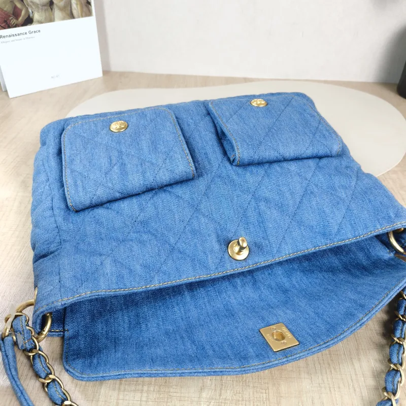 Chanel Shoulder Bag Supple Twins Hobo Blue Large 30 × 5 × 21.5 cm — detail view 4 of 12