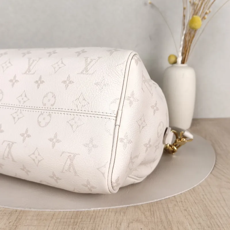 Louis Vuitton Bag — detail view 10 of 14