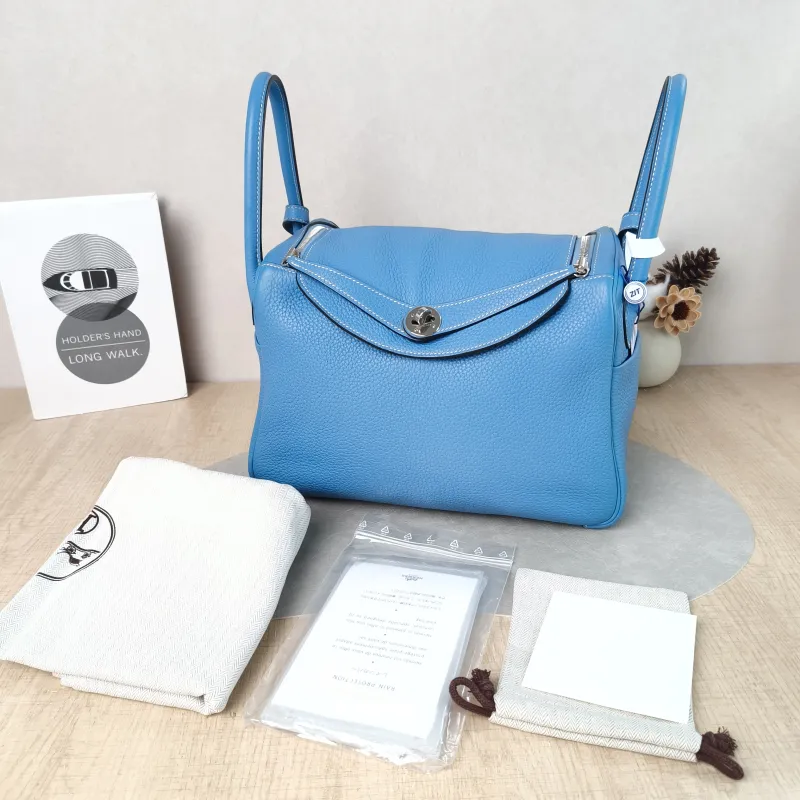 Hermès Crossbody Bag Lindy 3075 Taurillon Clemence TC Calfskin30 × 15 × 19 cm — cover view 4 of 6