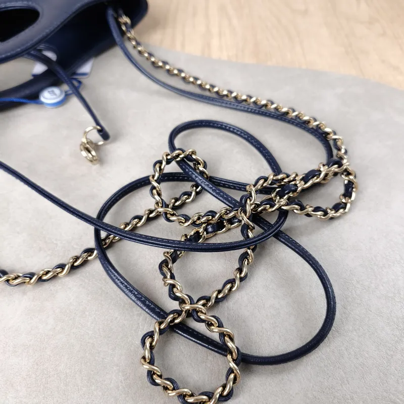Chanel Crossbody Bag31Bag Navy Waxed Leathermini23 × 5.5 × 22 cm — detail view 13 of 16