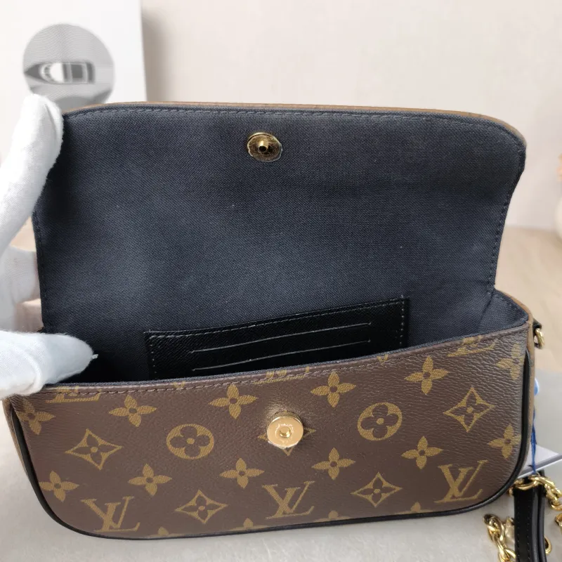 Louis Vuitton Bag — detail view 13 of 13