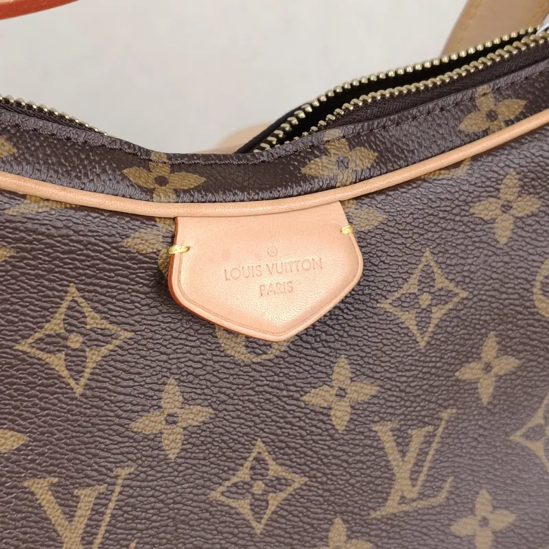 Louis Vuitton Shoulder Bag Croissant Monogram PVC Medium25 × 5 × 15 cm — detail view 1 of 13