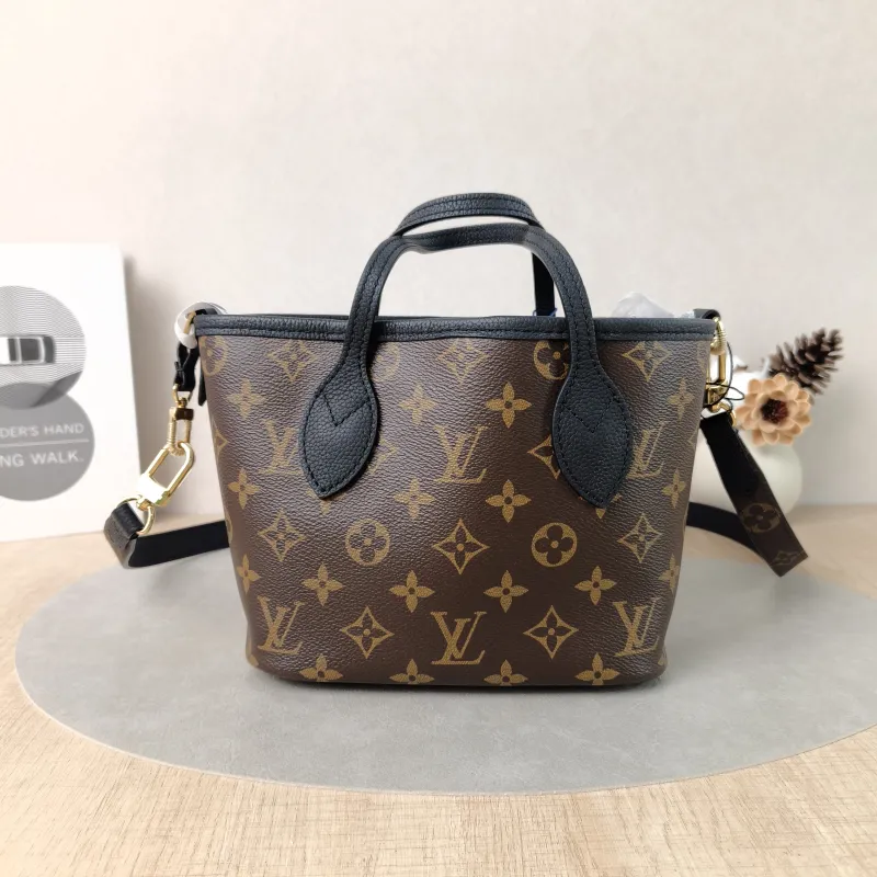 Louis Vuitton Crossbody Bag NEVERFULL INSIDE OUT BB Black PVC · Calfskin BB26.5 × 11 × 16.5 cm — cover view 3 of 6