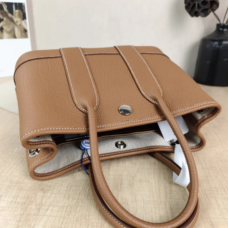 Hermès Top Handle Bag Neo Garden 23 Mini Negonda Calfskin Mini 23 × 10 × 16 cm W — detail view 3 of 9