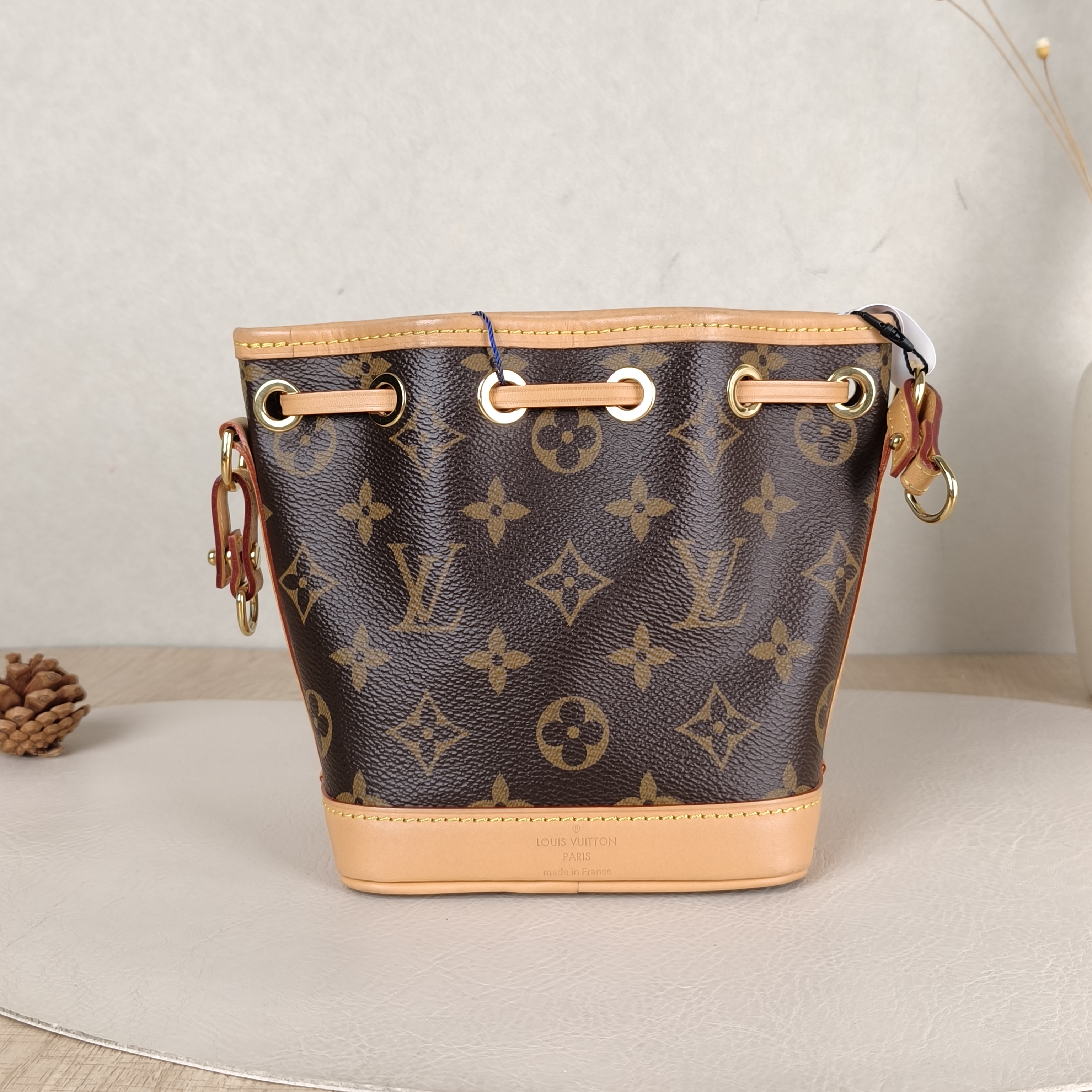 Louis Vuitton Crossbody Bag NANO NÉONOÉ Bucket Bag Nano Monogram PV Cnano13 × 10 × 16 cm — cover view 4 of 5