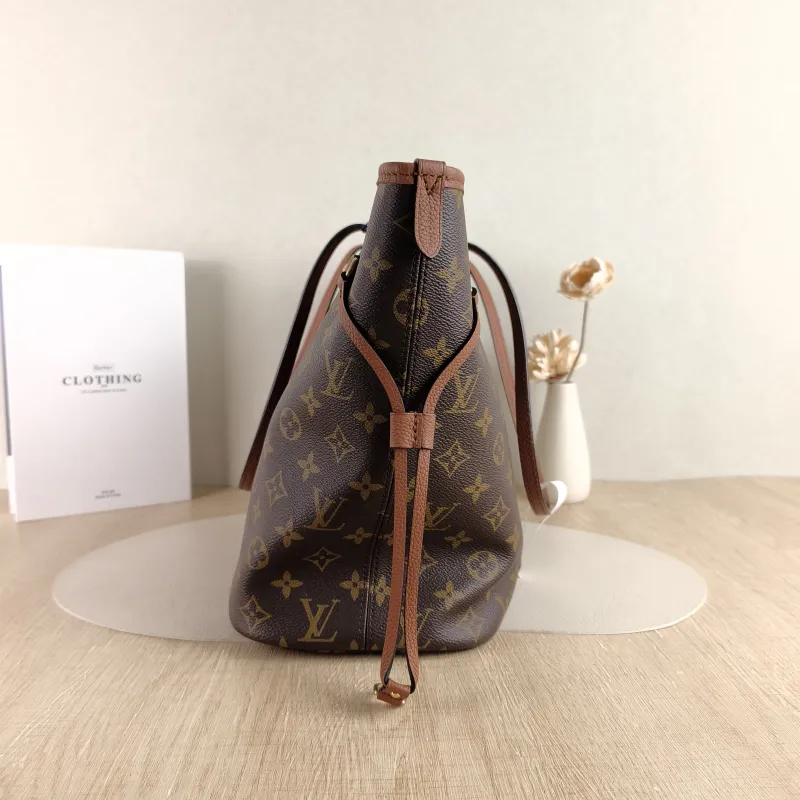 Louis Vuitton Shoulder Bag NEVERFULL INSIDE OUT PVC · Calfskin Medium 31 × 14 × 28 cm — detail view 3 of 9