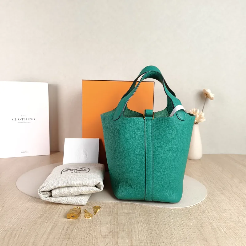 Hermès Top Handle Bag Picotin Lock 18 18 O6Vert Jade Taurillon Clemence TC Calfskin Small 18 × 13 × 18 cm U — cover view 4 of 6