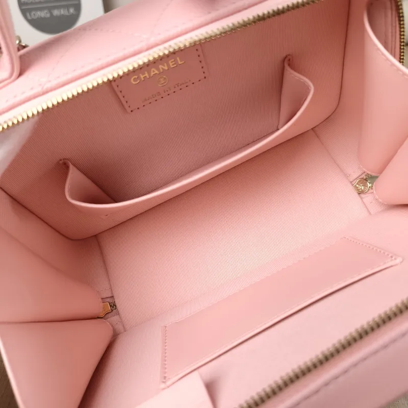 Chanel Crossbody Bag25b Pink Calfskinmini19.5 × 8.5 × 12 cm — detail view 2 of 14