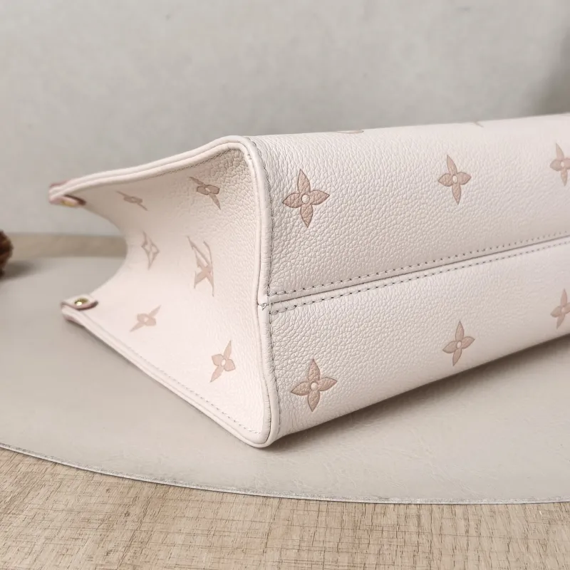 Louis Vuitton Shoulder Bag Onthego Beige · Pink Empreinte Embossed Calfskin Small25 × 11.5 × 19 cm — detail view 5 of 13