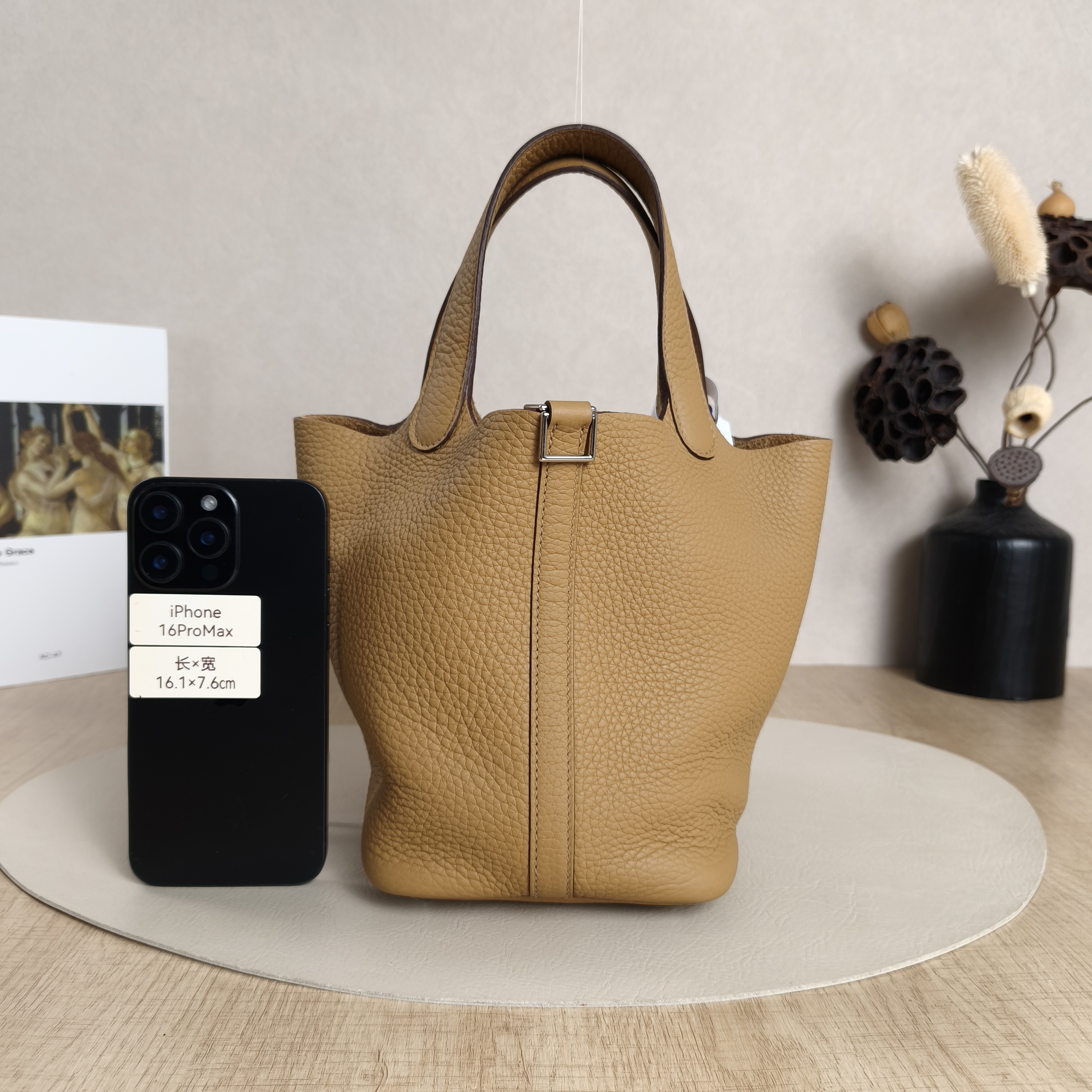 Hermès Top Handle Bag Picotin Lock 18 184B Taurillon Clemence TC Calfskin Small18 × 13 × 18 cm — cover view 11 of 11