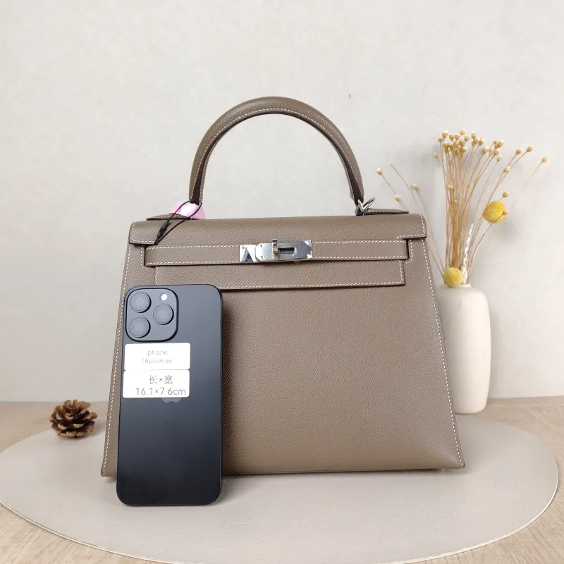 Hermès Shoulder Bag Kelly 28 Silver-Tone Hardware18 Epsom Calfskin Medium28 × 10 × 22 cm — cover view 4 of 5