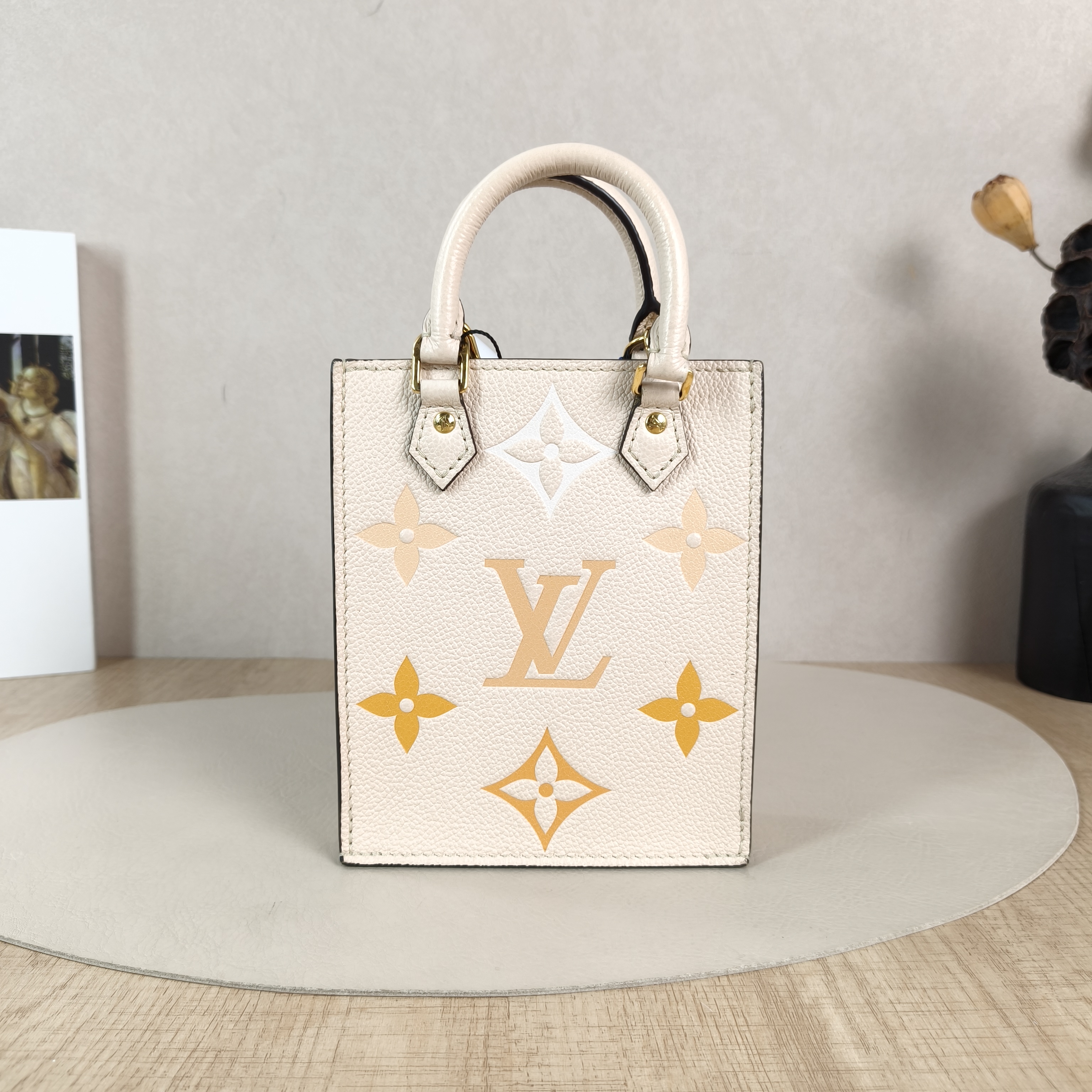 Louis Vuitton Crossbody Bag PETIT SAC PLAT Mini White · Calfskinmini14 × 5 × 17 cm — cover view 3 of 5