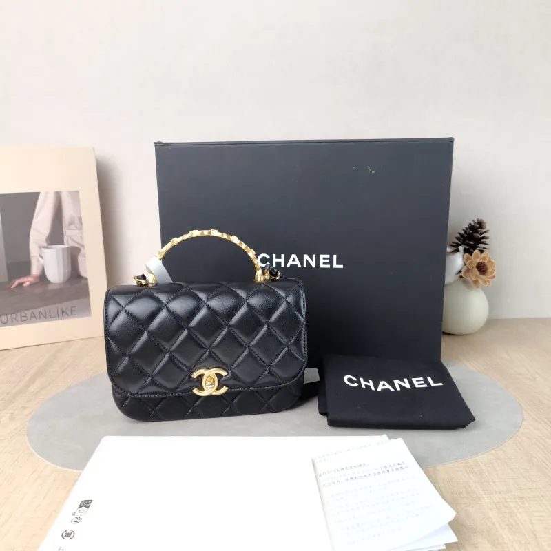 Chanel Crossbody Bag 24s Black Lambskin One Size 18 × 6 × 13 cm — cover view 3 of 6