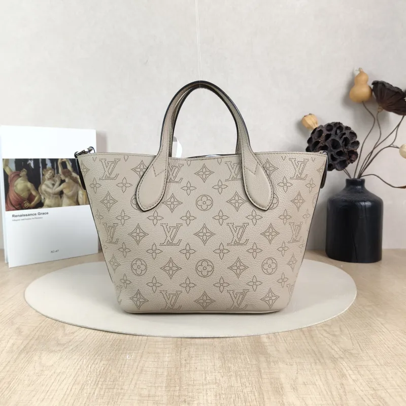 Louis Vuitton Crossbody Bag Blossom Top Handle Bag Calfskin Small20 × 12.5 × 20 cm — cover view 4 of 5