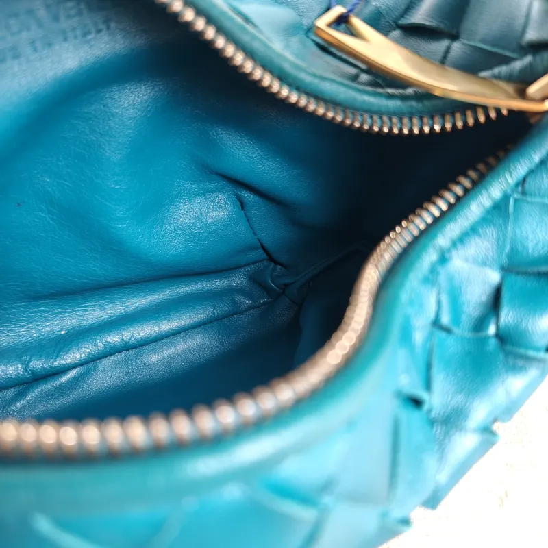 Bottega Veneta Top Handle Bag Jodie Blue Lambskin Mini 28 × 8 × 23 cm — detail view 8 of 9