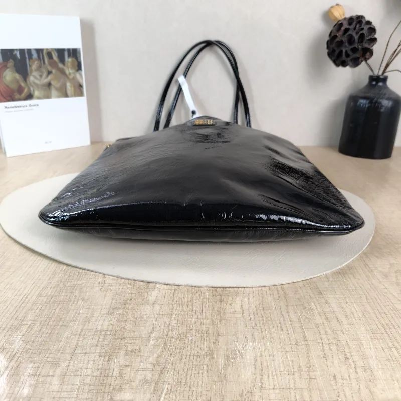 Miumiu Shoulder Bag IVY Tote Shopping Tote Black Patent Leather Medium 35*40 — cover view 3 of 5